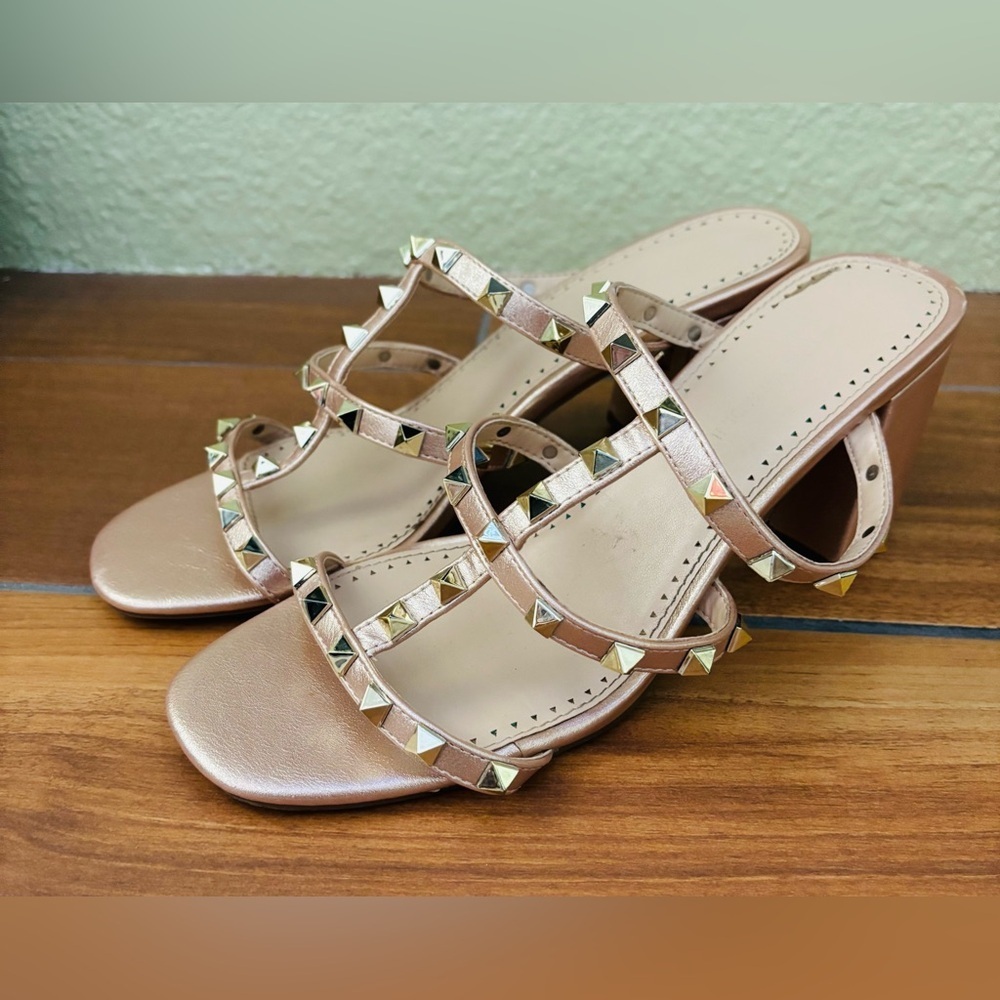 Adrianna Papell Gold Stud Heeled Sandals Size: 9.5